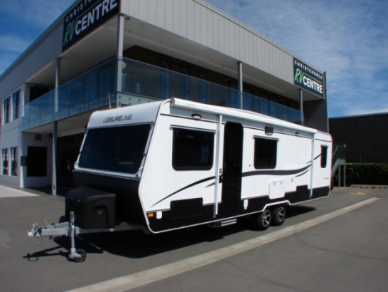 Leisure Line - Platinum - 806 SE - Walk Around Bed