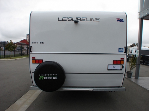 Leisure Line - Nomad - 584 SE - Walk Around Bed